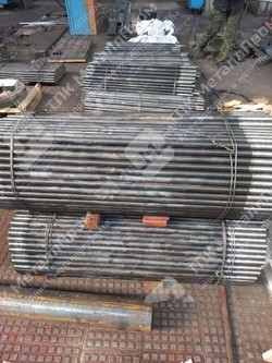 Производство шпилек (футеровочные болты) фото