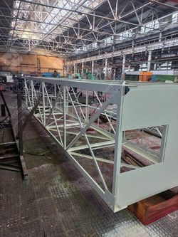 окраска сварной продукции в производственном цехе