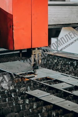 Производственный цех фото газо режущего станка крупным планом 3